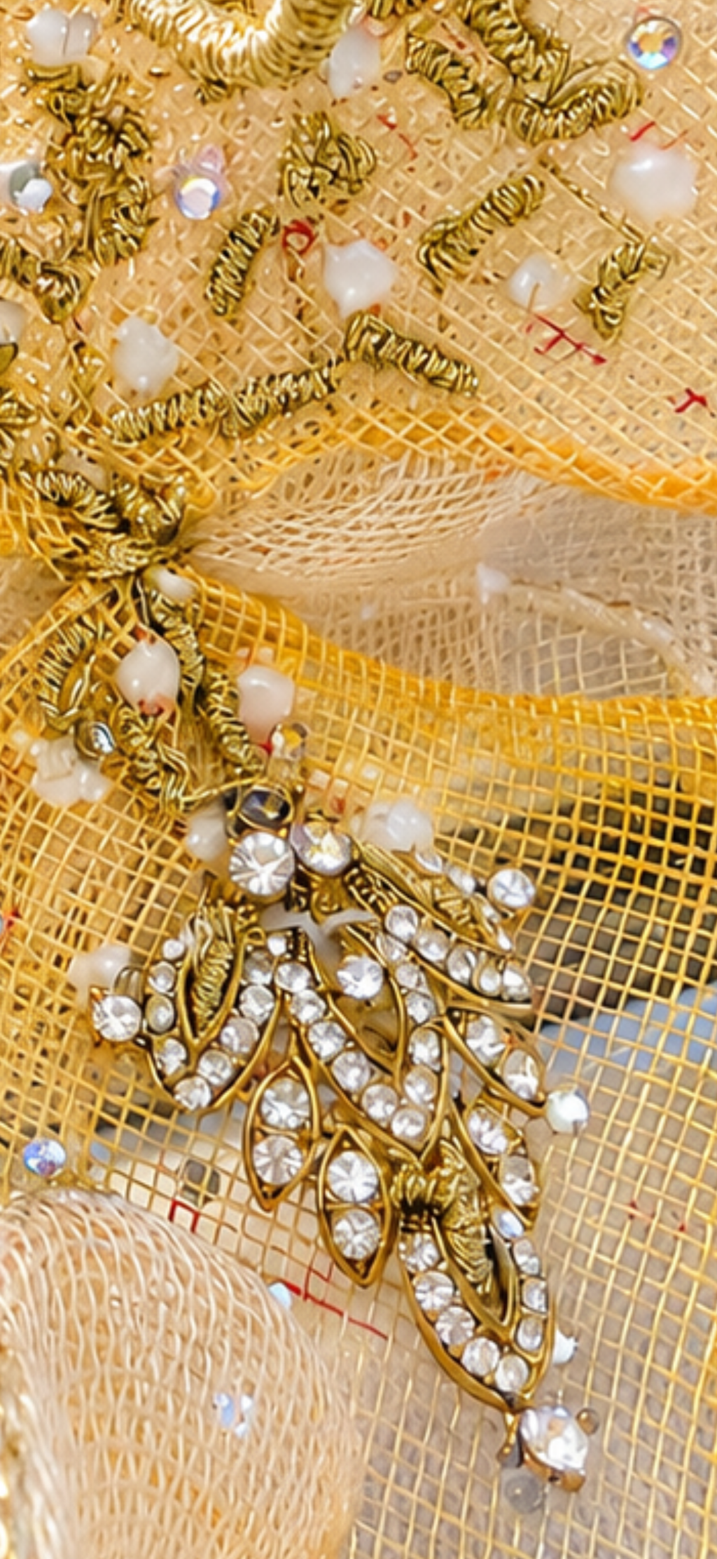 Sinamay Art Fascinator in Champagne & Gold — Dutchess